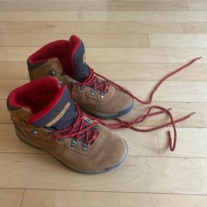 Columbia hiking boots